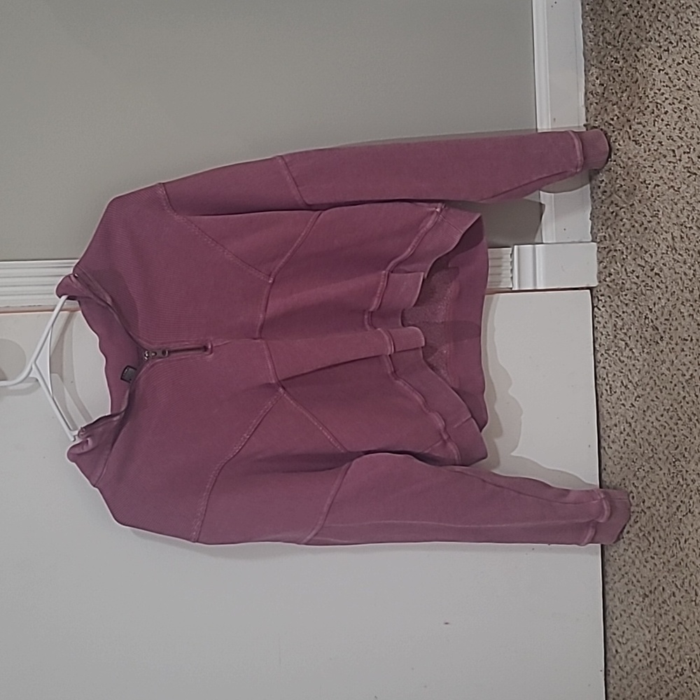 purple workout crop pull over